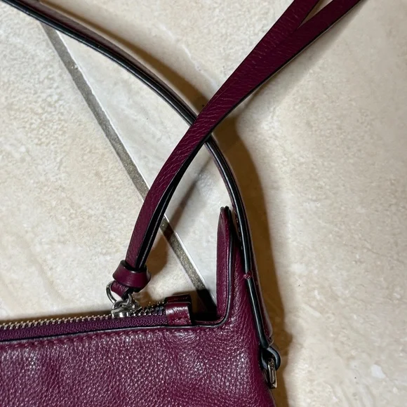 COCCINELLE Coccinelle Grained Leather Shoulder Bag New Handbag - Picture 3 of 10